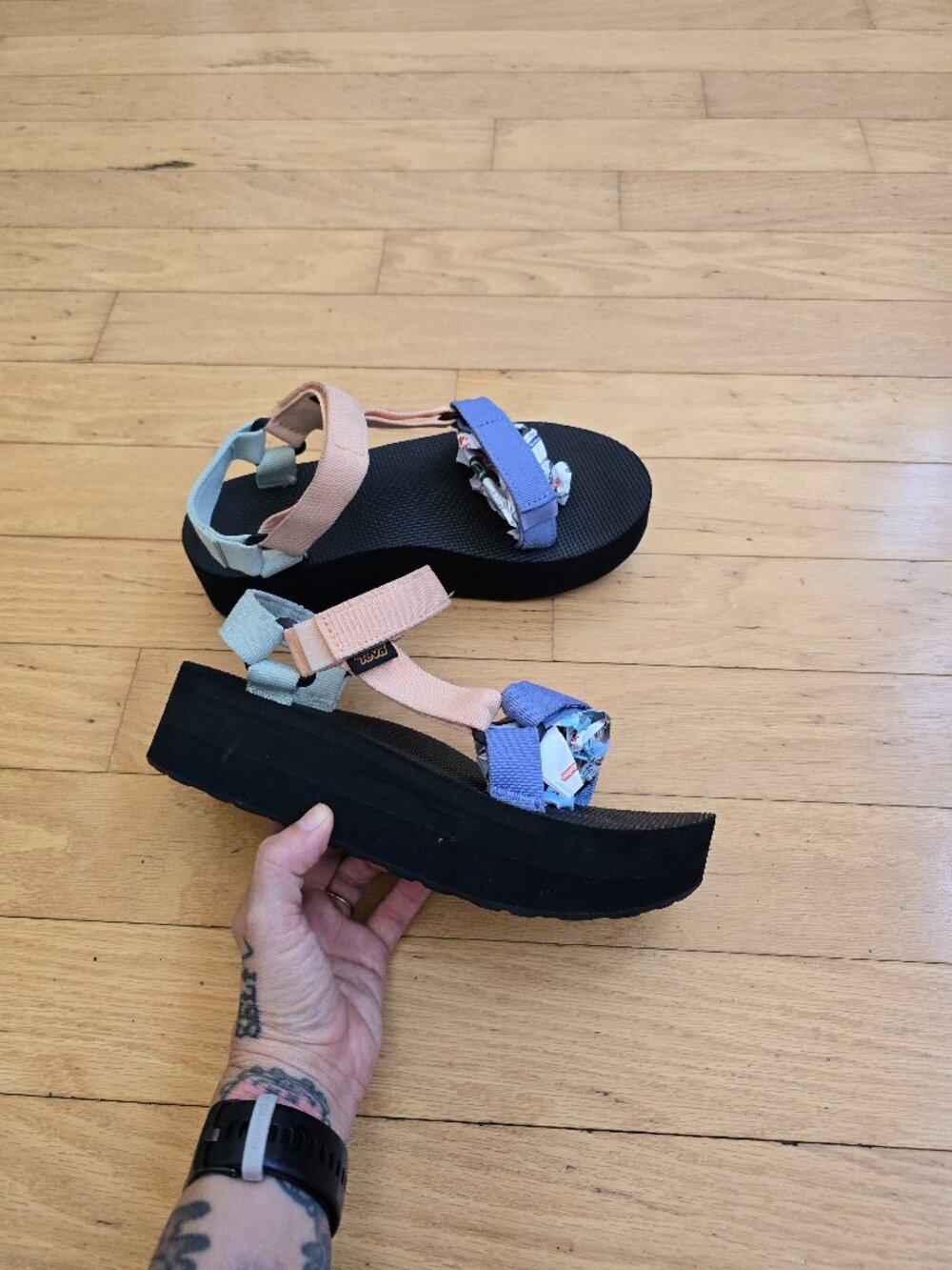 Teva |  Flatform Universal Pastel Colorblock Sporty Platform Sandals | WMS 8